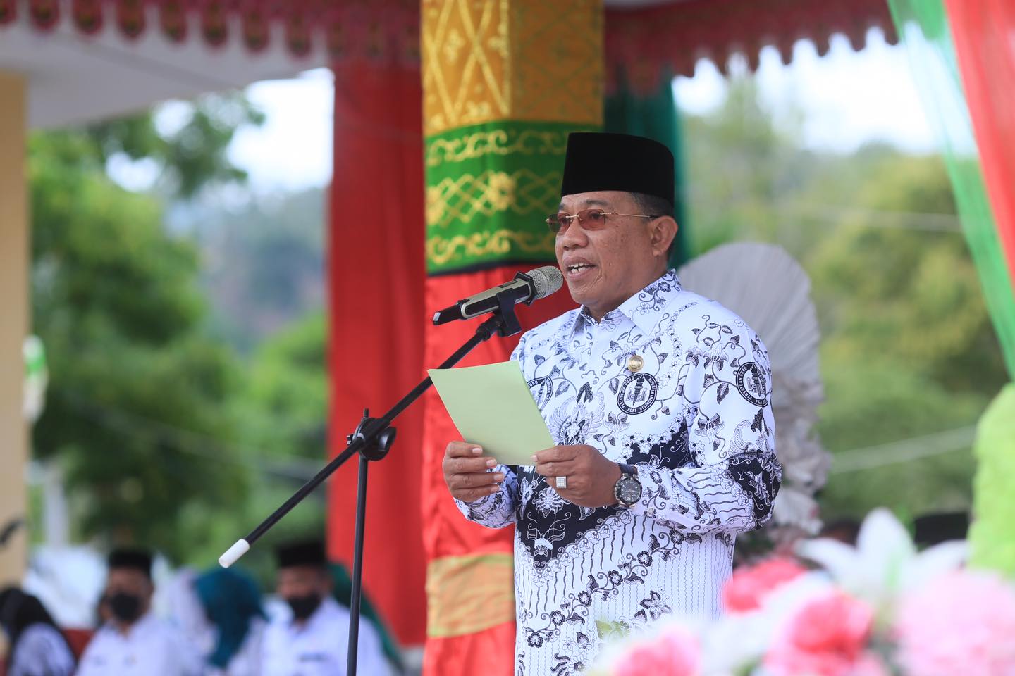 depri ponto pimpin upacara hari guru