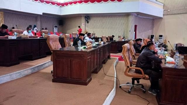 Suasana rapat paripurna