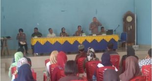Sat Binmas Polres Kotamobagu saat menyampaikan materi sosialisasi