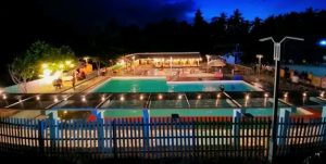 Swimming Pool Nampak Diwaktu Malam